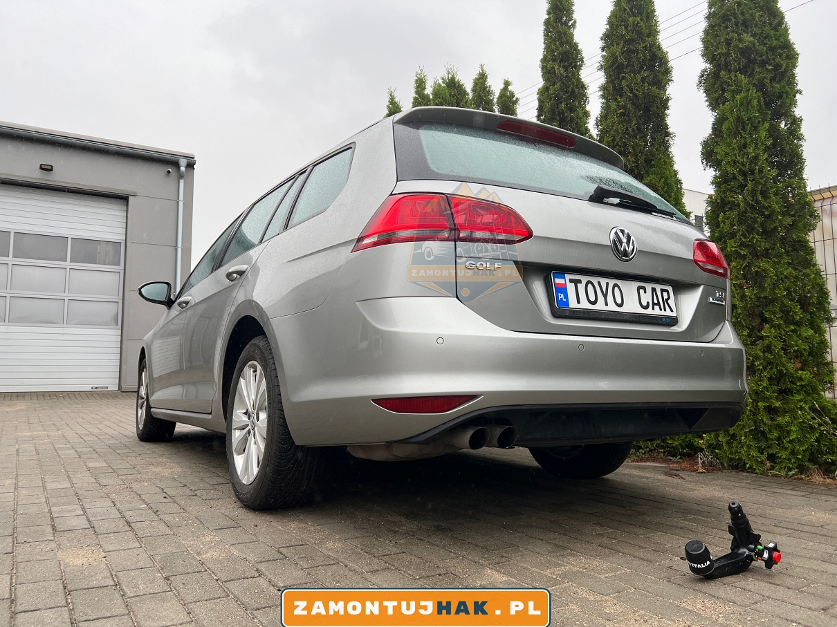 zdjecia z serwisu z uslugi montazu haka holowniczego w volkswagenie golf